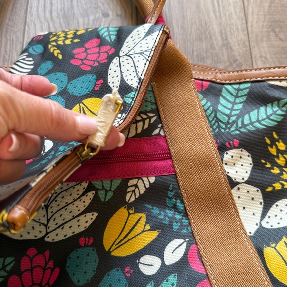 New nwot Fossil Eliza Tote bag Dark Floral w zip pouch wristlet - Picture 4 of 7
